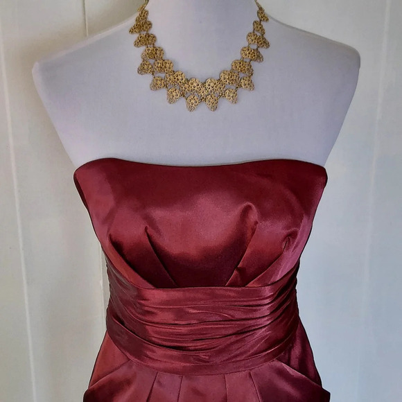 David's Bridal Burgundy Satiny Strapless Dress Ruched Waist and Pockets - Picture 14 of 16